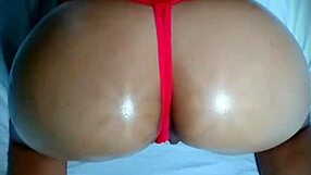 admiring a big tasty ass in portuguese amateur video