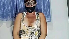 واو! مجموعة ميريلا ديليسيا برية مع خلع ملابس، استمناء، ولعب بالديلدو!