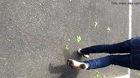 Elizabeths dirty feet get attention