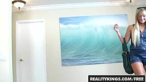 Cum fiesta featuring Karmin and Tony Bolder in pussy popping action