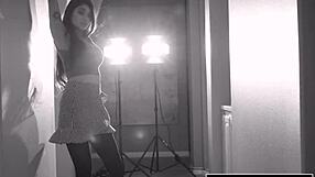 Ryan Madison le da dos creampies a Brenna Sparks después de su mamada de 18+