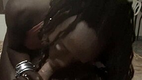 Debora La Negra Travesti Shows Off on Transbogota Com