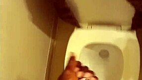 I'm chilling with this pornstar cock and wet cumshot