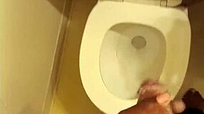 I'm chilling with this pornstar cock and wet cumshot