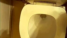 I'm chilling with this pornstar cock and wet cumshot