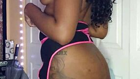 Naejae Flaunts Her Massive Ebony Ass in Solo Show