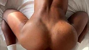 Uomo, non resisto a leccare quel culo messicano sodo succoso di nuovo!