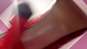 Zrobiłam z niego mój podnóżek, poniżony pod podłogą dla pełnej kontroli