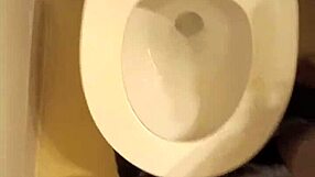 I'm chilling with this pornstar cock and wet cumshot