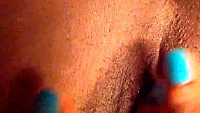 Me playing with my pretty pussy 😍