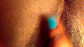 Me playing with my pretty pussy 😍