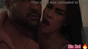 Puta safada bia provoca amigo loupan e mama rola