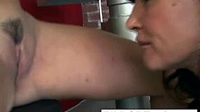 Taylor Vixen和Lisa Ann狂野玩骚！