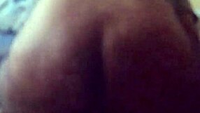 en 4 patas esta culona saca unas nalgas para anal