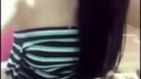 I’m so drawn to this hot Vietnamese girl showing off on Bigo Live cam.