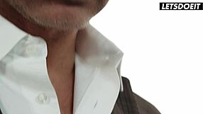 J’adore mater Ariela Donovan en lingerie noire sucer et baiser son mec à grosse bite avec passion - Whiteboxxx