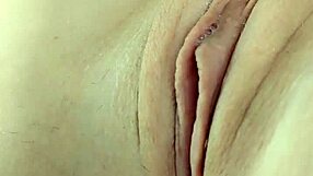Ngejilat Klitoris dan Makan Memek Sampai Orgasm Wanita Eksplosif Close Up