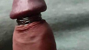 Ifoslave eksperymentuje z pierścieniami na kutasa w intensywnym bondage dla ekstremalnej przyjemności
