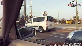 嘿，真实的车震约会，和火辣德国金发骚货一起