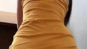 cogiendomela en el trabajo, su lindo culito mexicano se mueve rico en la oficina