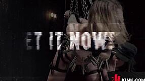 두 복종하는 감옥 창녀, 경비에게 하드코어 아날 장난감과 피스팅으로 지배당해