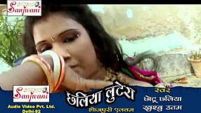 i love watching this bhojpuri hot song nipple show