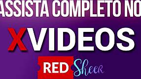 看看这两个18+辣妹在红色透明内衣里脱衣？