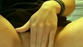 New Toy Delivers Intense Vibrator Orgasm on Pussy