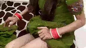 Ibu tiri india nyuri seks panas dapur sama anak tiri sambil ayahnya gak tau