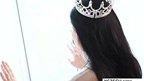 Hey, willst du Bella Angel alles entblößen sehen in diesem Studio Clip?