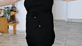 哇，看Mariaold那对巨大的抖动大胸，穿黑丝和高跟鞋的热辣熟女，太性感了！😍