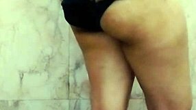 Step cousin sister masturbates in bathroom eagerly