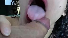 pauzudo fodendo o cu da ninfetinha magrinha!