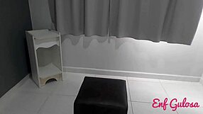 Morena gostosa getting so wet down there!