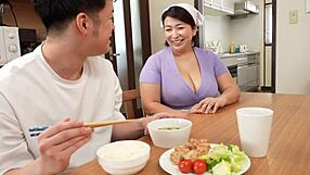 हाउसकीपर युका ओरिहारा की अनलिमिटेड इंसर्शन सर्विस, बड़े बूब्स और मोटी गांड लुभाते हैं