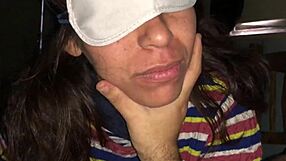 petera argentina con ojos vendados chupa pija