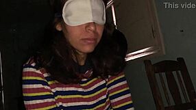 petera argentina con ojos vendados chupa pija