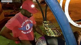 realizei fetiche sexo na praça com amigos