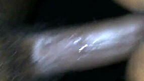 Star Squirts Wet in the Hood