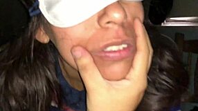 petera argentina con ojos vendados chupa pija