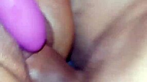 我把她弄醒，深深插进去，想看更多？去JuanLatino4看看火辣场面！