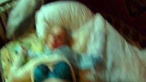 Прыгает на члене, попалась на скрытую камеру, дикий секс 18+!