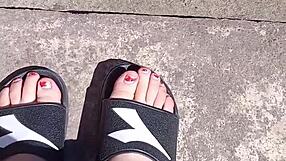 feet in the sun before pedicure