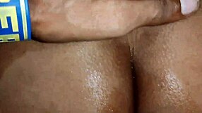 Tô viciado em anal indiano desi com vestido rosa na pegada.