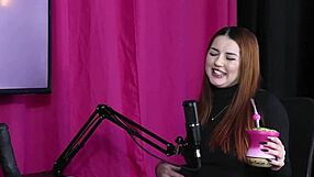 金发少女Malu Paz穿透红内衣口交！群P太疯狂！