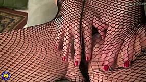 mature sexy woman craving hard fuck