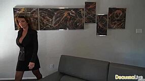 Deauxma Fingers Her Pussy Teasingly