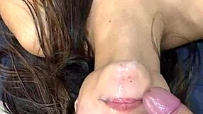 Wow, Teen lutscht POV und kriegt nach wildem Saufen Sperma ins Gesicht