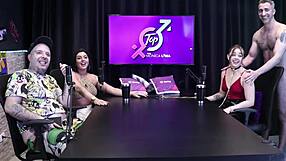 safada faz um boquete deixando o pau molhadinho - evelyn zain sheer red