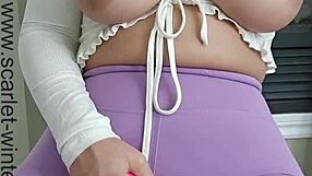 gej učiteljica se pohvali s svojim roza vibratorjem za joi